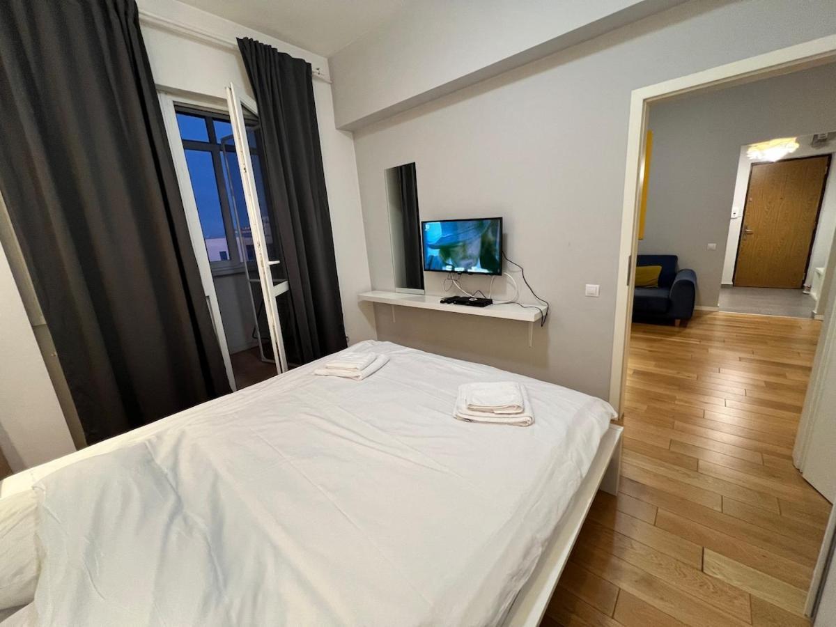 Apartament Stylish With Balcony In Center