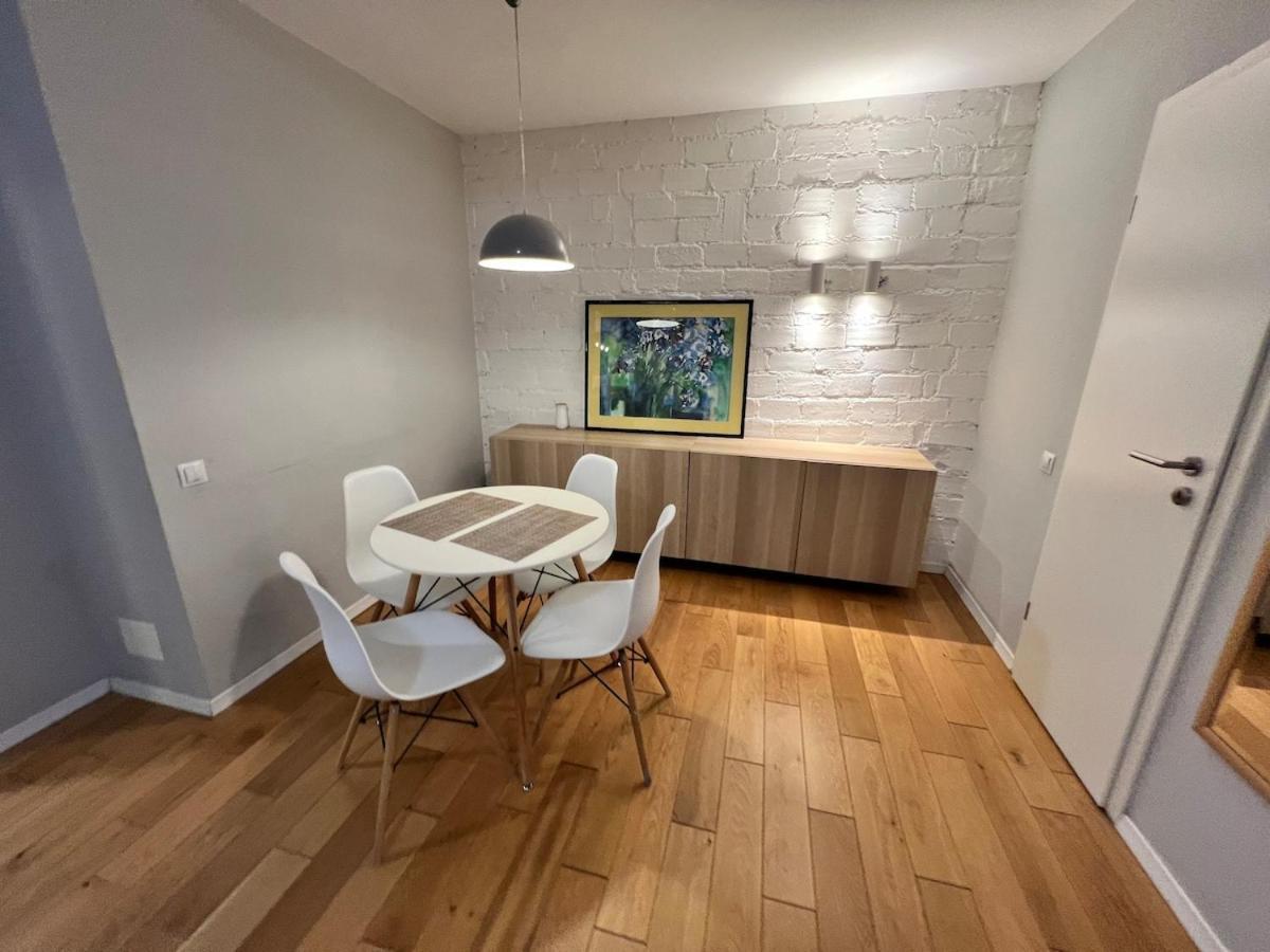 Apartament Stylish With Balcony In Center *